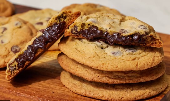 fudge-stuffed-chocolate-chip-cookies